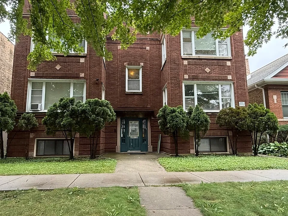 4608 N Kenton Ave #2