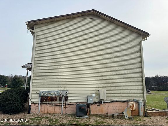 3rd image of 3707 Moss Ln