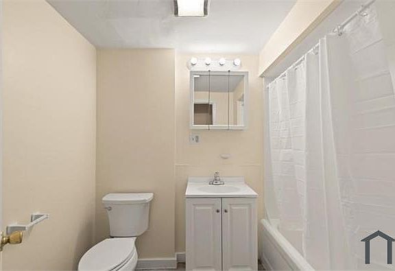4th image of 55 Rock Ave APT 3