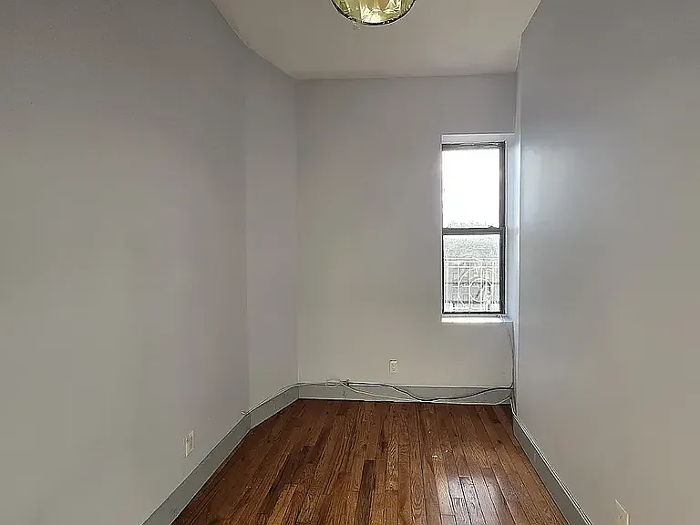 147 Rockaway Pkwy — Photo 3