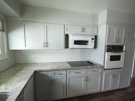 5th image of 361 Park Hill Dr