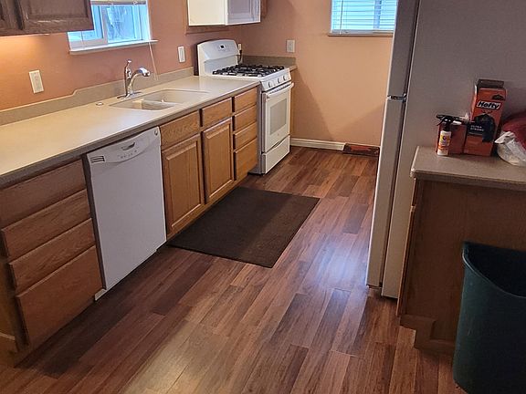 3rd image of 1309 W 2nd St