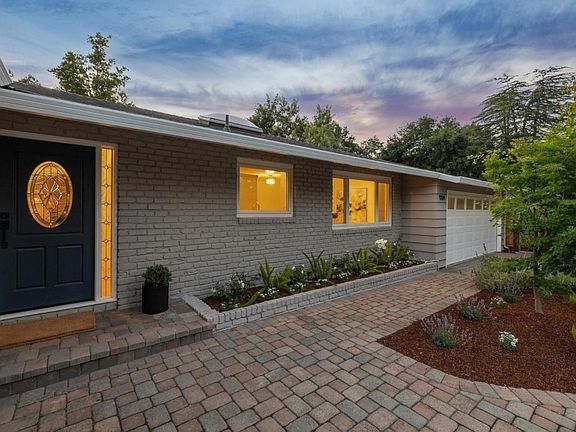 2nd image of 1114 Laureles Dr
