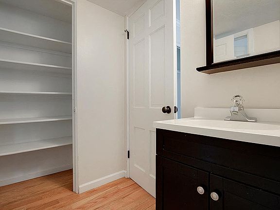 5th image of 1436 Williams St #302