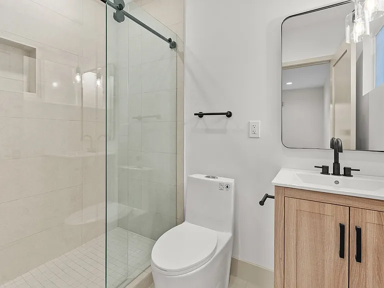 4469 Matilija Ave — Photo 17