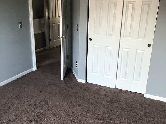 3rd image of 5205 Franklin Park