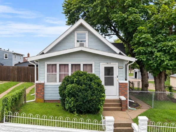 1911 W St, Omaha, NE 68107