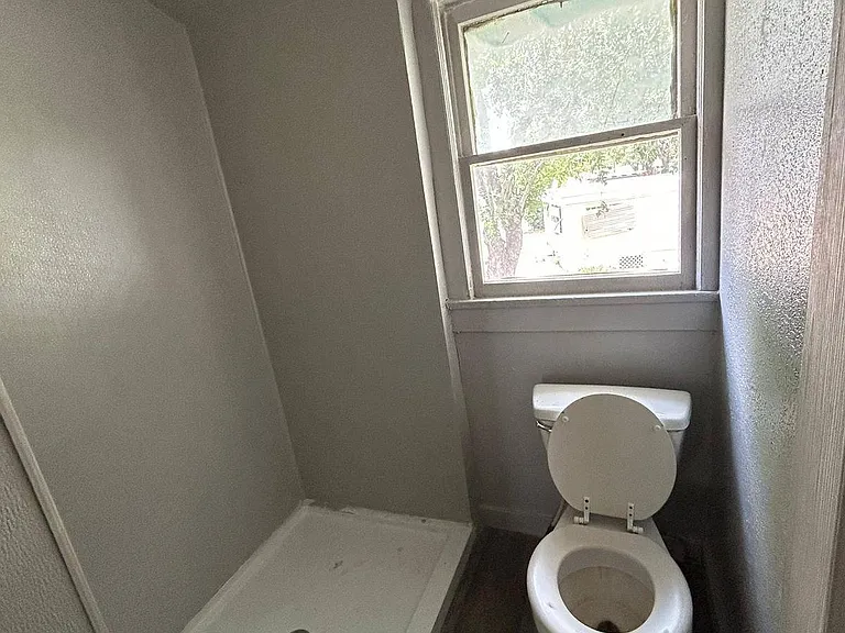 613 N Eye St #13 — Photo 5