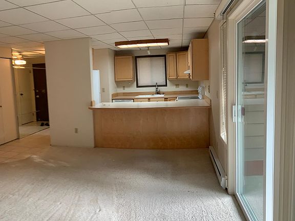 4th image of 245 NW Juniper St APT 1