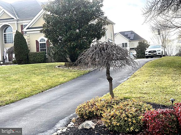 5th image of 104 Willowbrook Ct