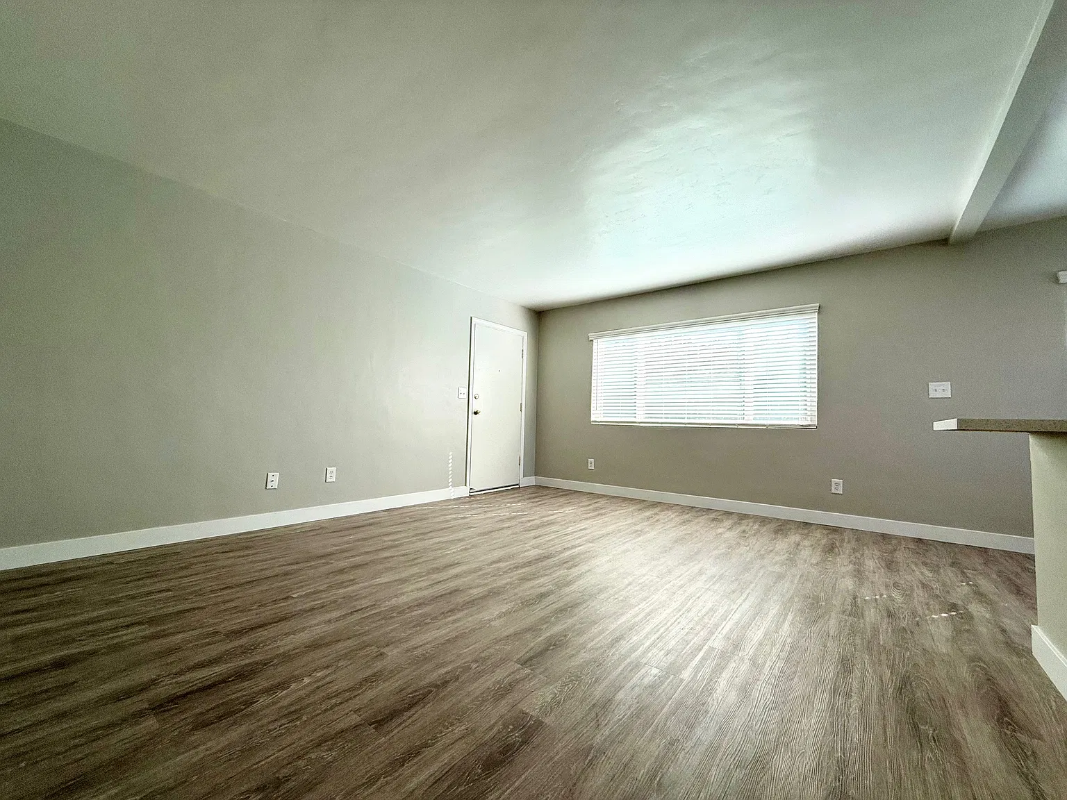 2 bed, 775 sqft, $2,496 — Photo 1
