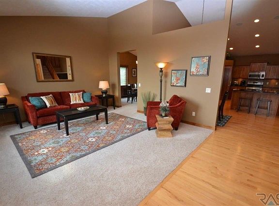 3rd image of 1308 W Stonegate Dr