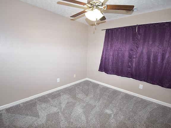 3rd image of 604 Snowshoe Ln