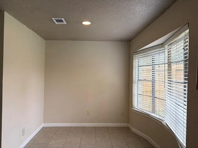 16030 Blackhawk Blvd — Photo 12