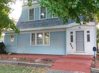905 S Hamilton St, Sullivan, IL 61951