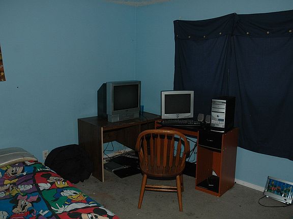 4th image of 966 Blackbird Ct NE