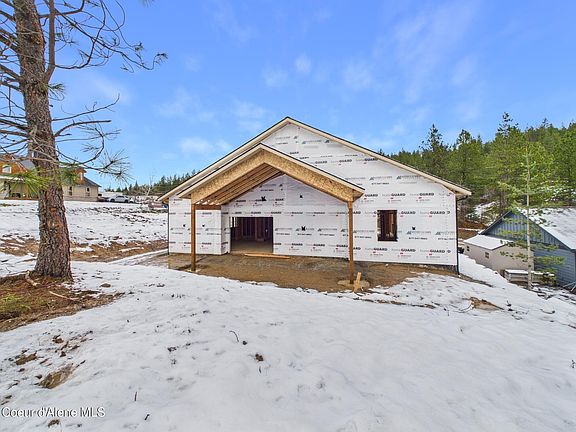 3rd image of 101 Happy Trails Ln