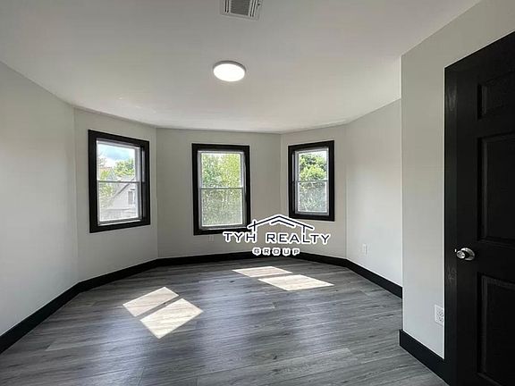 4th image of 49 N 6th St APT 1