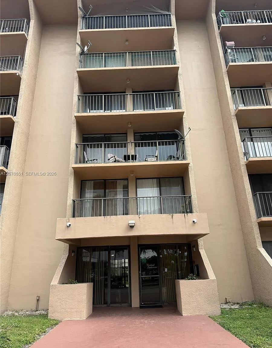 Windwood Condo — Photo 1