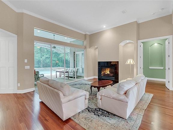 3rd image of 413 Timberwalk Ln