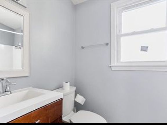 2nd image of 14 Bergen St #A