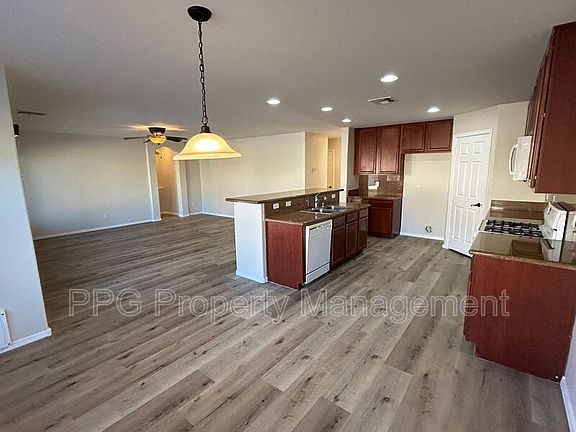 5th image of 18616 W Vogel Ave