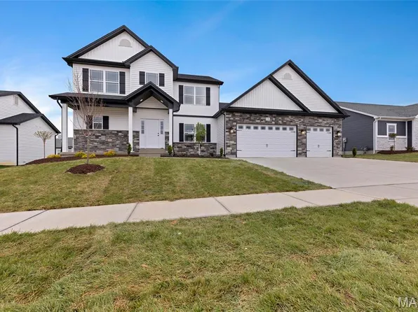 208 Woodhurst Dr, Wentzville, MO 63385