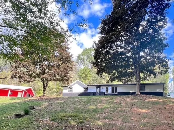 6285 Adams Rd NE, Sherrodsville, OH 44663