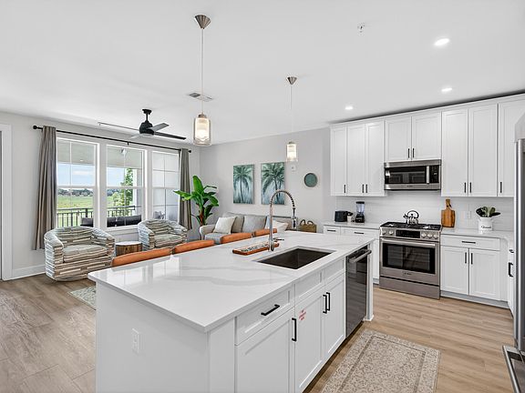 4th image of 277 The Grove Dr N #326