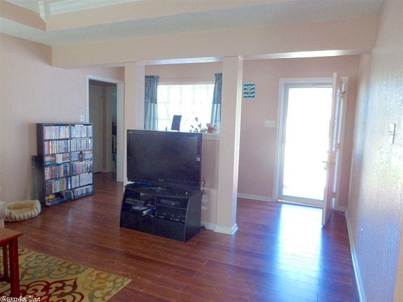 5th image of 13 Brenda Dr