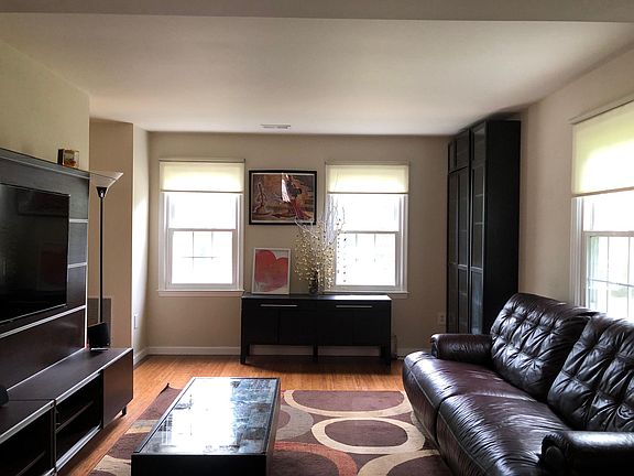 4th image of 21 Marwood Ct