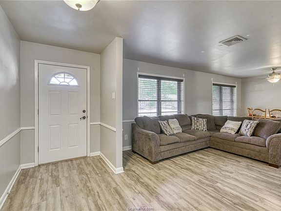 4th image of 1100 Goode Dr