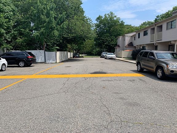 5th image of 41 Winding Woods Loop