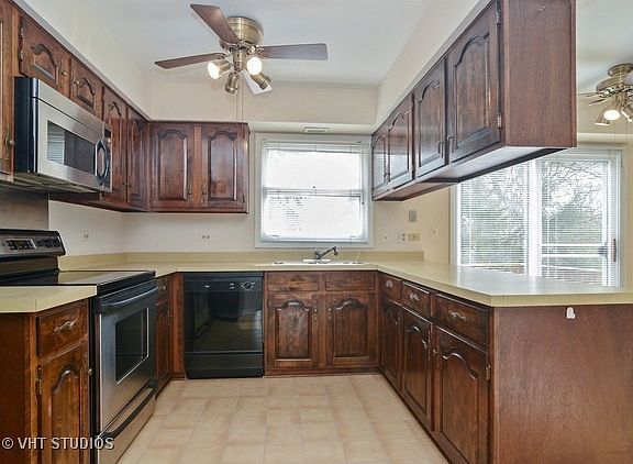 3rd image of 3915 Bordeaux Dr