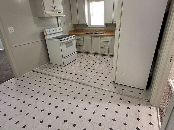 2nd image of 501 S Maryland St APT A