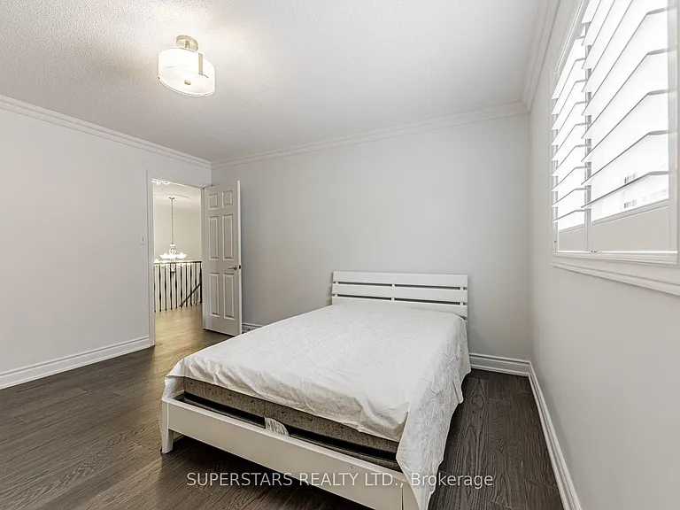 71 Landsdown Cres — Photo 23