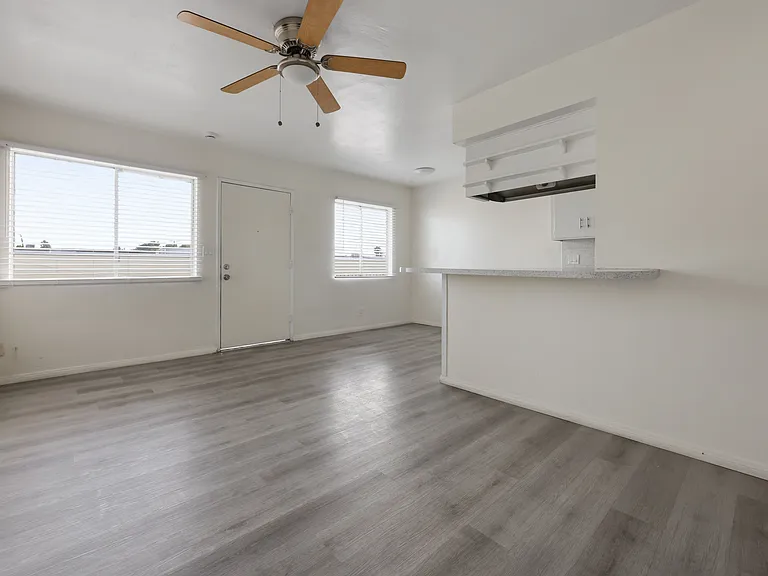 3877 Menlo Ave #7 — Photo 7
