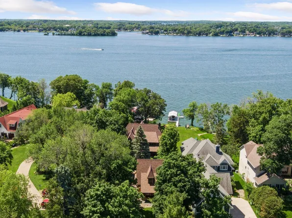 4205 N Shore Dr, Mound, MN 55364