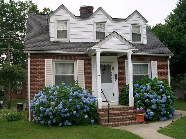 1st image of 422 Lorraine St