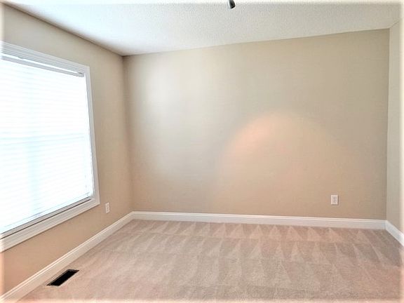 3rd image of 2828 Ireton Pl