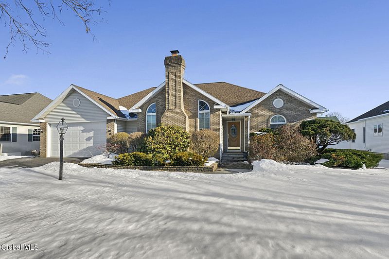 3rd image of 28 Dogwood Lane