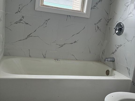 5th image of 49 Hawkins St #1