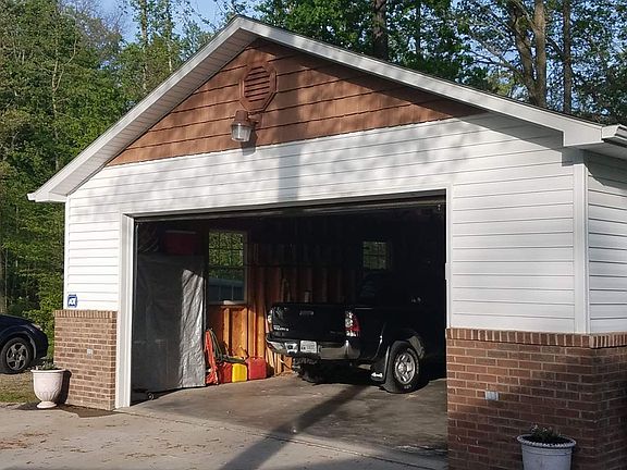 26 x 36 garage, electric & water