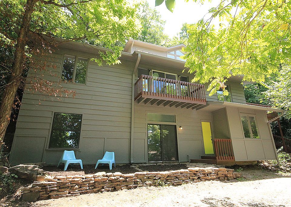 1st image of 212 N Oklahoma Way