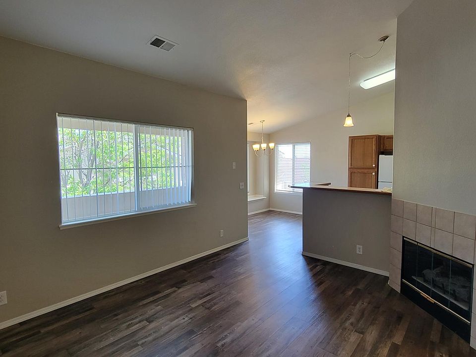 3895 Strawberry Field Grv APT F, Colorado Springs, CO 80906 Zillow