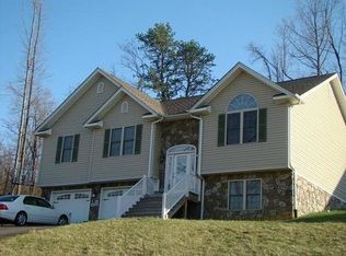 3853 Read Mountain Rd, Cloverdale, VA 24077