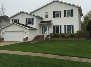 700 Dunhill Dr, Buffalo Grove, IL