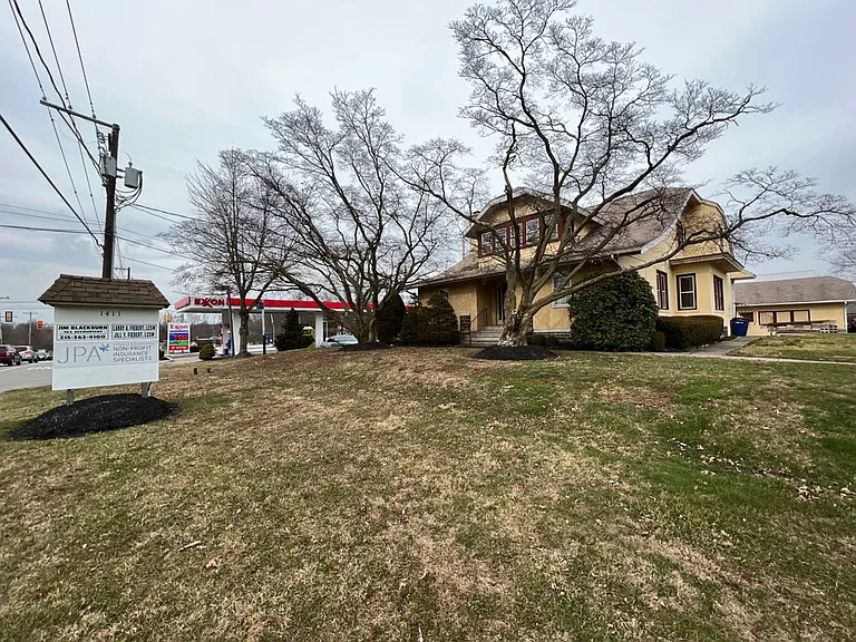 1411 Welsh Rd — Photo 10