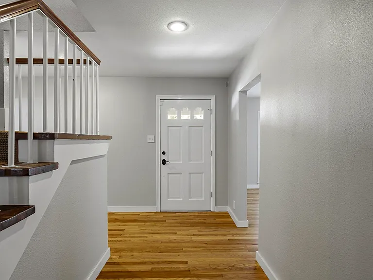 3206 Albin Dr — Photo 4