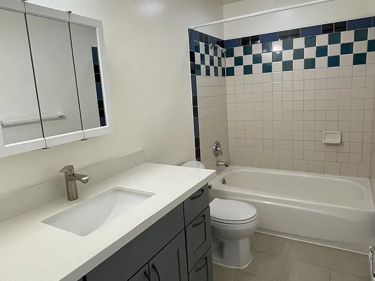 9435 Avondale Rd NE #110 — Photo 2